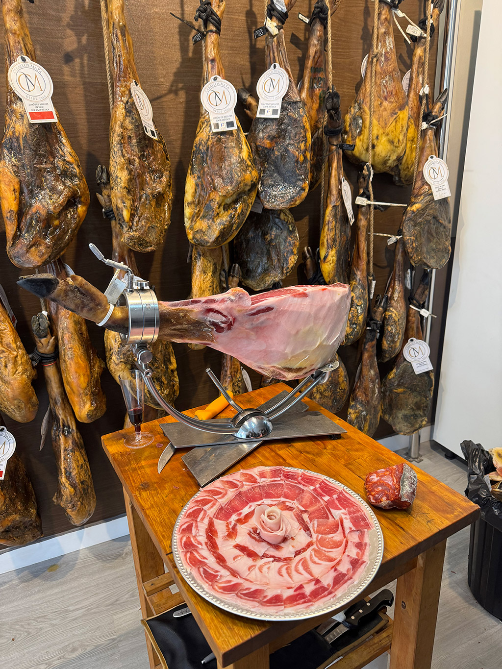 Cómo elegir un buen jamón ibérico: guía rápida para no equivocarte